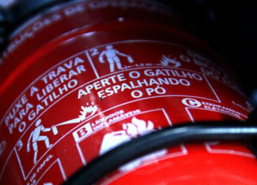 Extintor em carro deixará de ser obrigatório